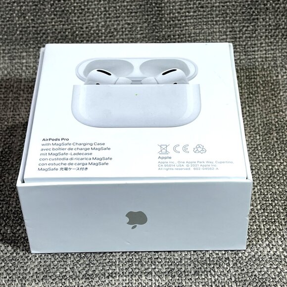 イヤホン AirPods Pro 1 with MagSafe Charing Case Apple 1st Generation AirPods Pro with MagSafe Charging Case